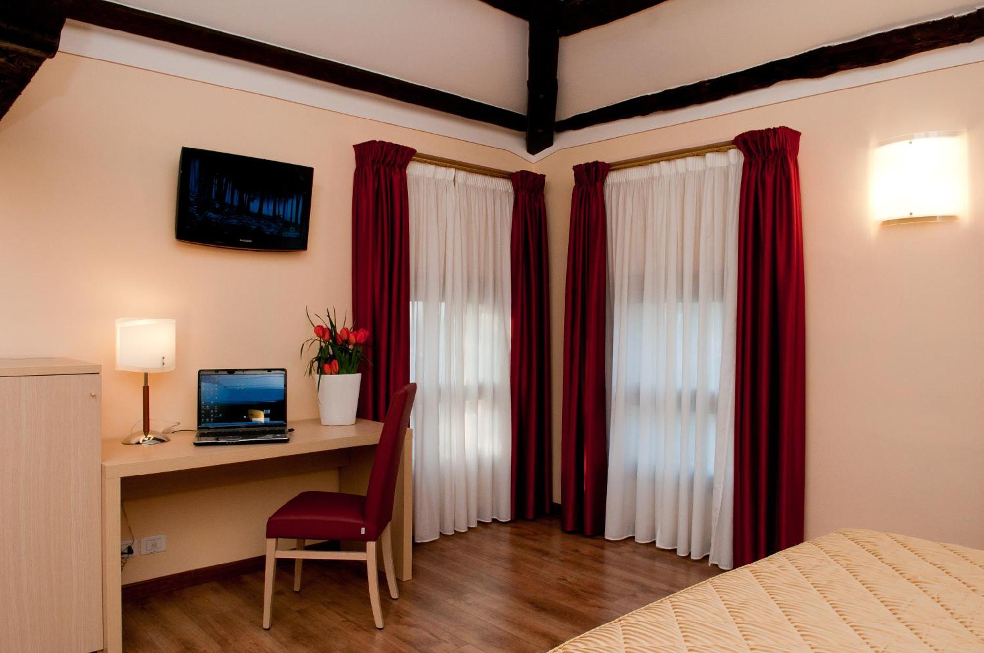 Hotel Villa Maternini Vazzola Zimmer foto