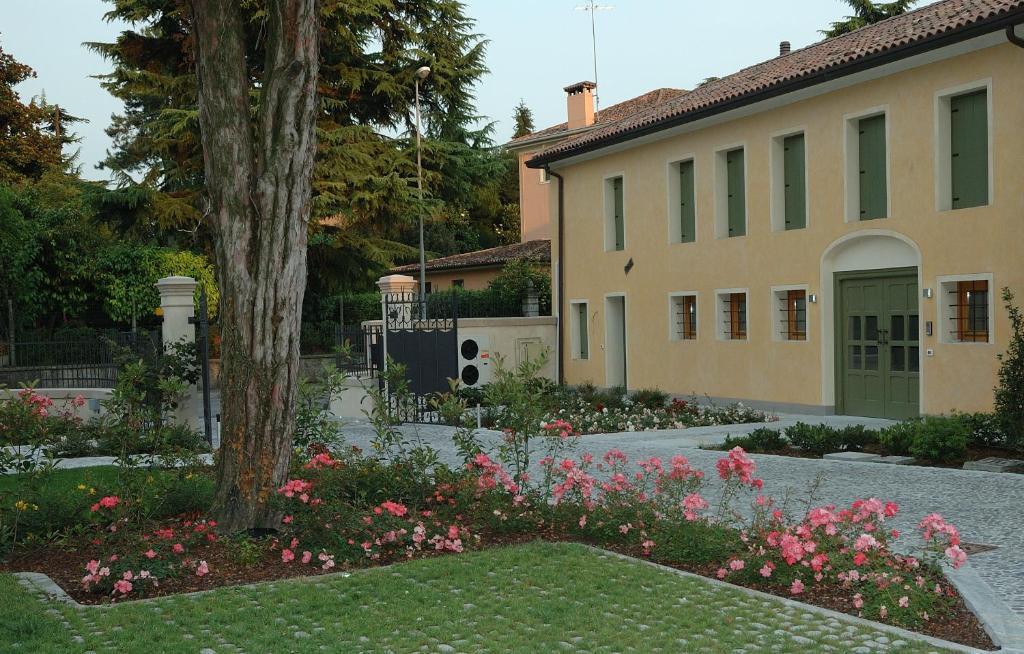 Hotel Villa Maternini Vazzola Exterior foto