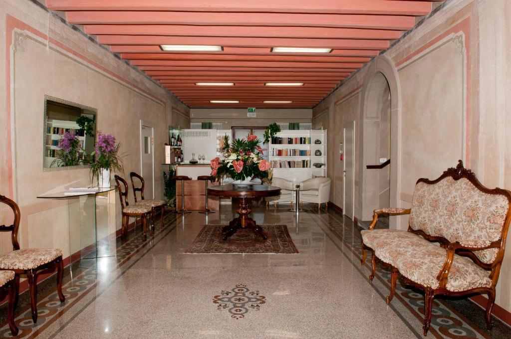 Hotel Villa Maternini Vazzola Exterior foto